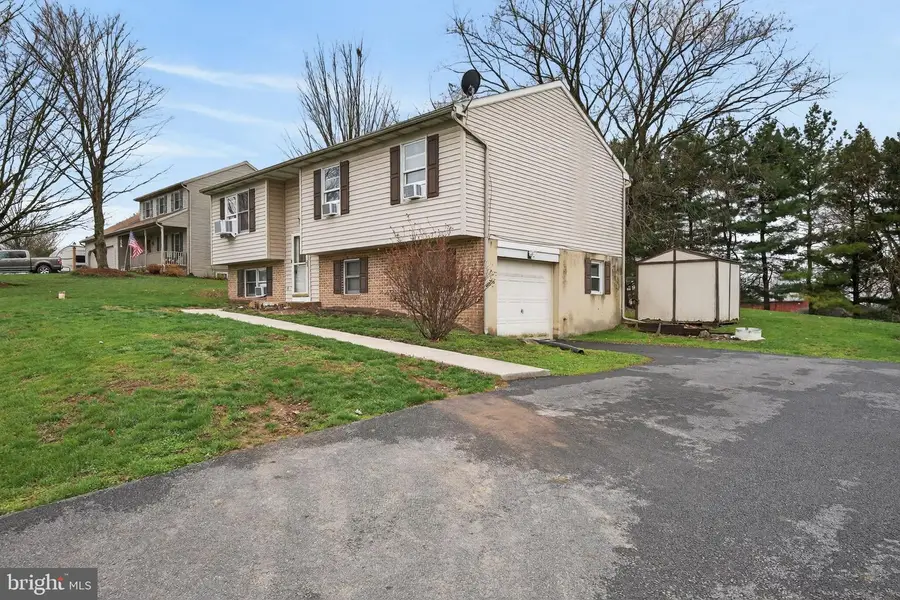 1390 Carole Ln, Manheim, PA 17545 - #2