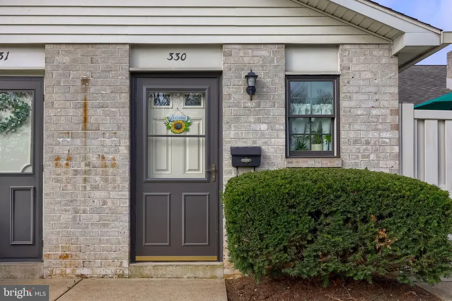 330 Valleybrook Dr, Lancaster, PA 17601 - #2