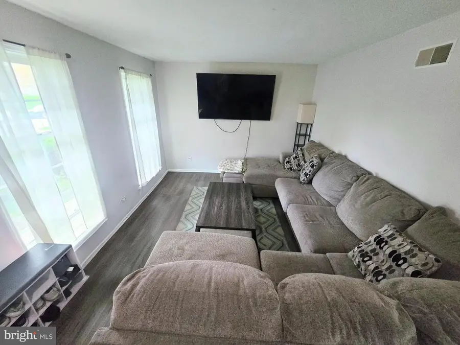 4044 Green Park Dr, Mount Joy, PA 17552 - #3