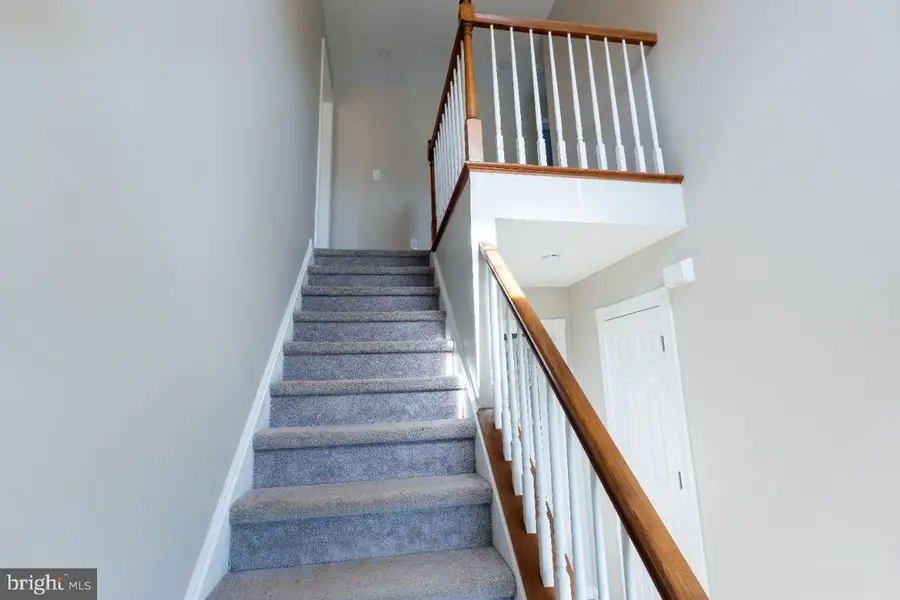 195 Village Spring Ln, Reinholds, PA 17569 - #2