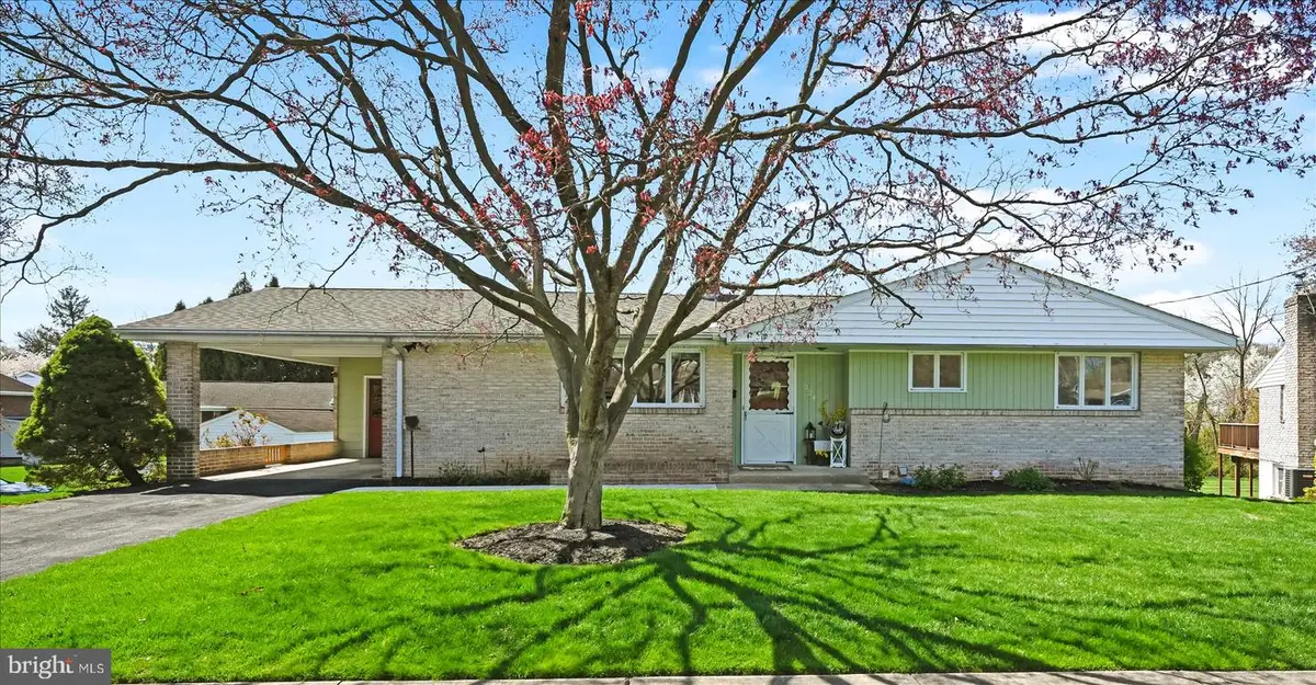 224 N Chestnut St, Elizabethtown, PA 17022 - #1