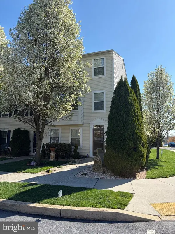 393 Dickens Dr, LANCASTER, PA 17603