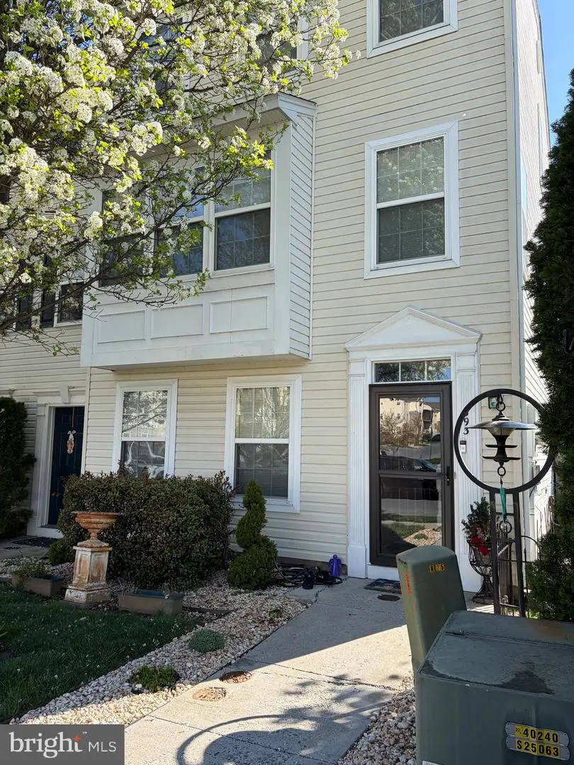 393 Dickens Dr, Lancaster, PA 17603 - #2