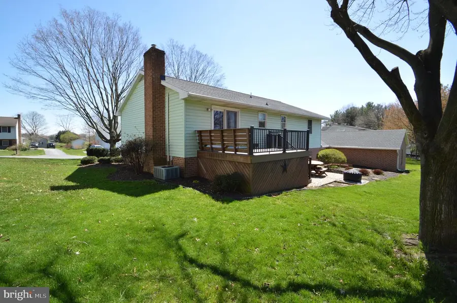 556 Schoolway Dr, Manheim, PA 17545 - #2