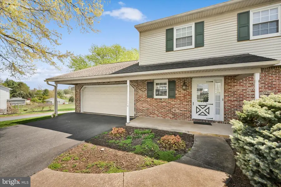 116 Pleasant View Dr, Lititz, PA 17543 - #2