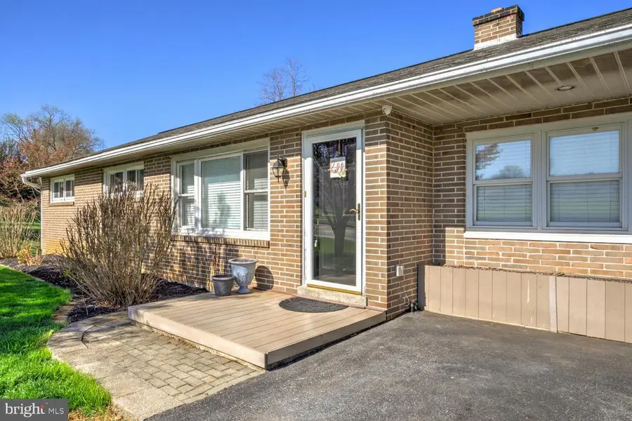 2049 Pine Dr, Lancaster, PA 17601 - #2