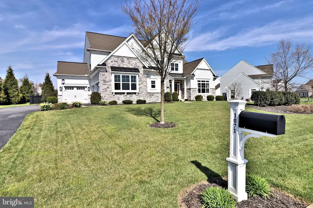 1071 Valley Crossing Dr, Lititz, PA 17543 - #1