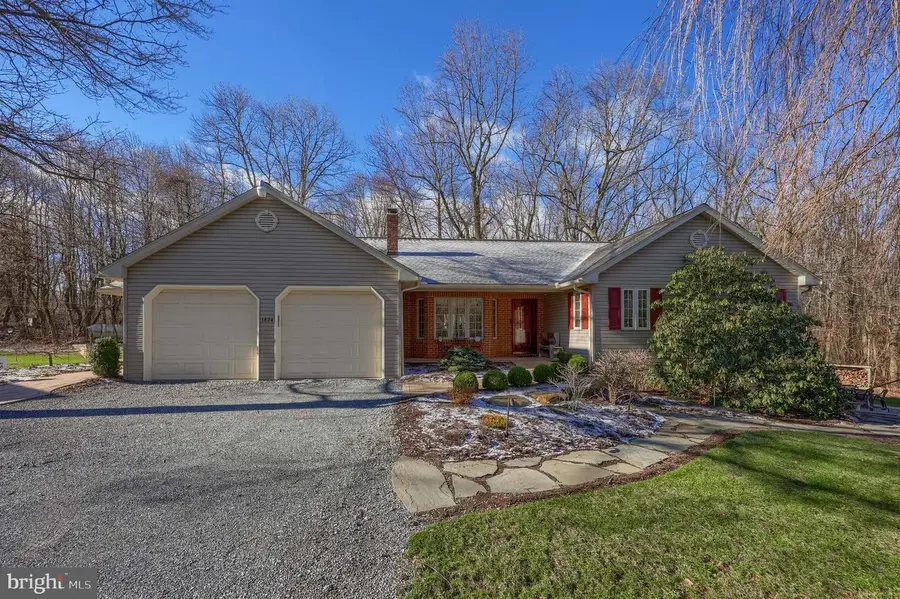 1624 Springville Rd, New Holland, PA 17557 - #3
