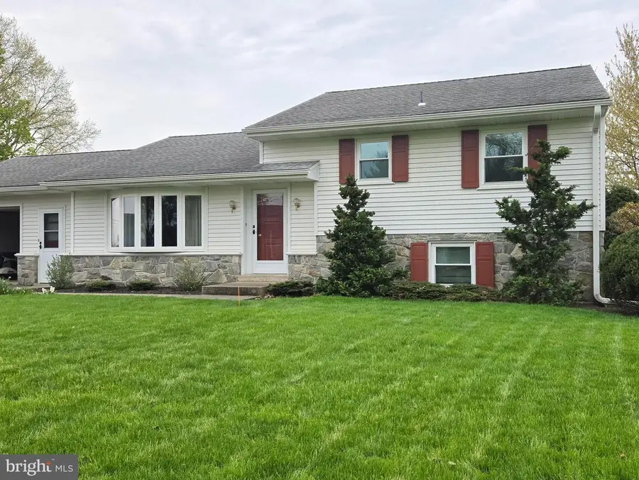 2382 Spruce St, Manheim, PA 17545 - #2