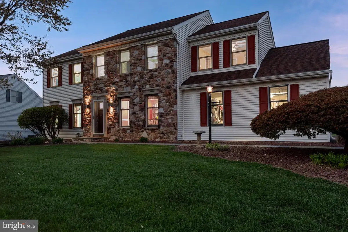 205 Cambridge Dr, Strasburg, PA 17579 - #1