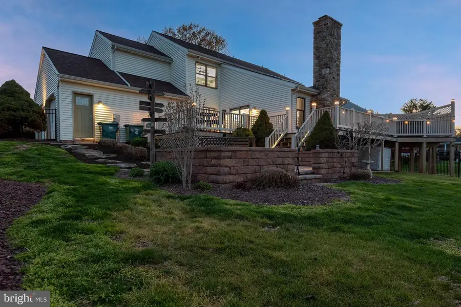 205 Cambridge Dr, Strasburg, PA 17579 - #2