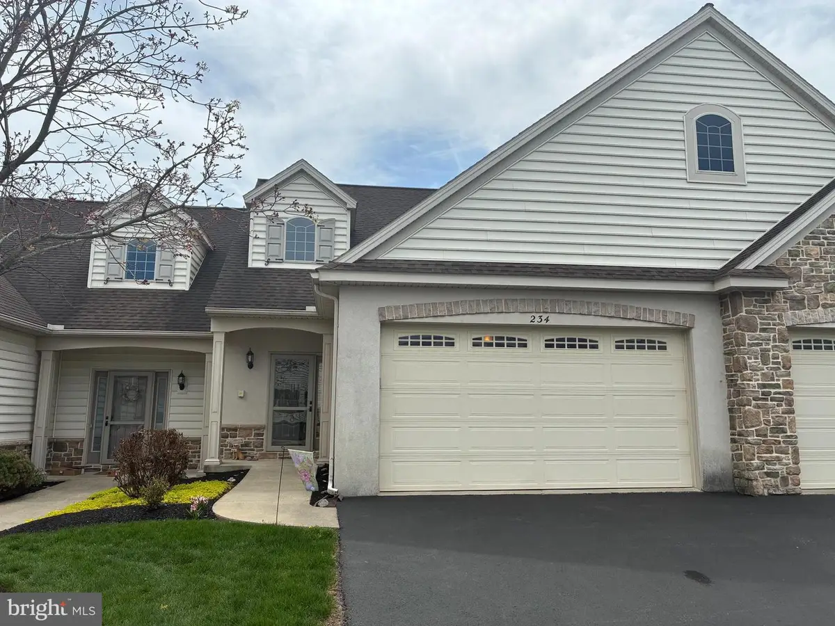 234 Masonic Dr, Elizabethtown, PA 17022 - #1
