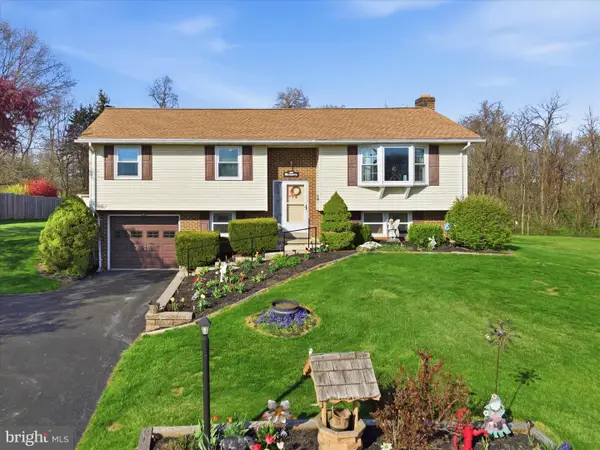 325 N Colebrook Rd, MANHEIM, PA 17545