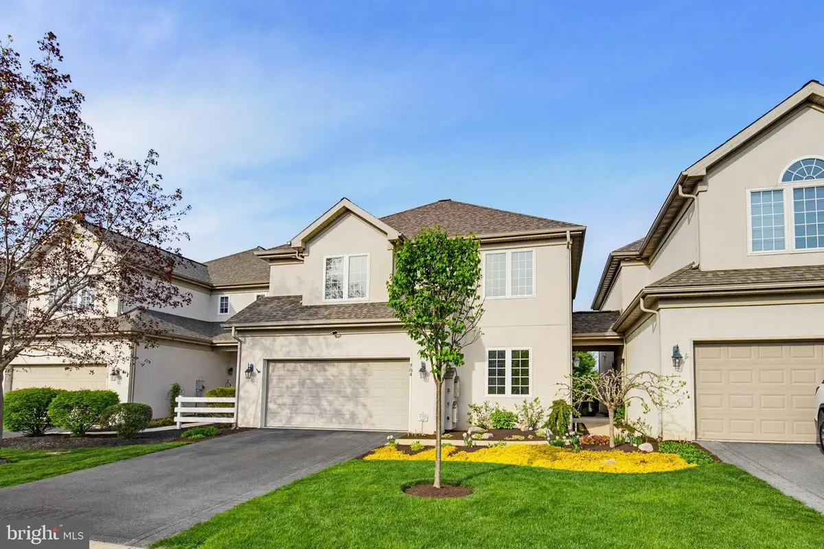 704 Woodfield Dr, Lititz, PA 17543 - #1