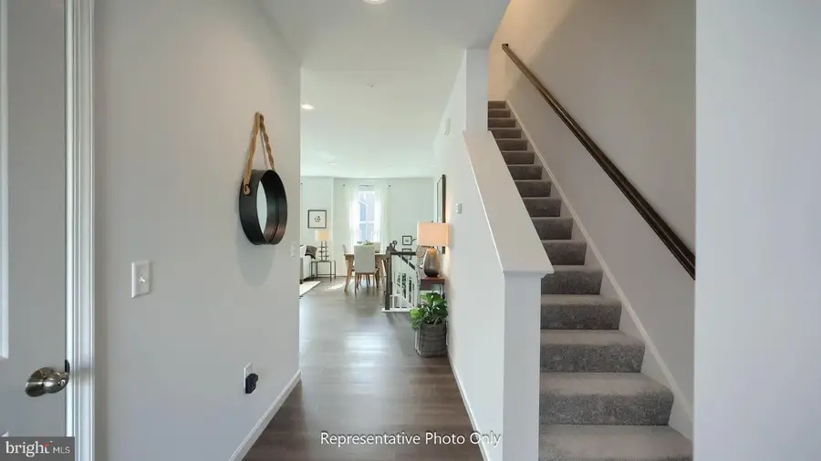 16 N Conifer Dr, Elizabethtown, PA 17022 - #2