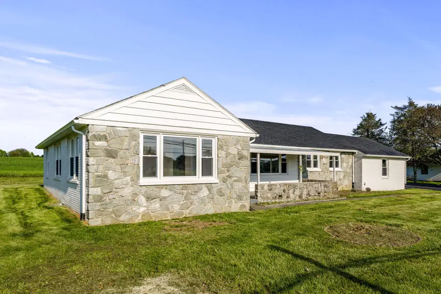 725 Marticville Rd, Pequea, PA 17565 - #3