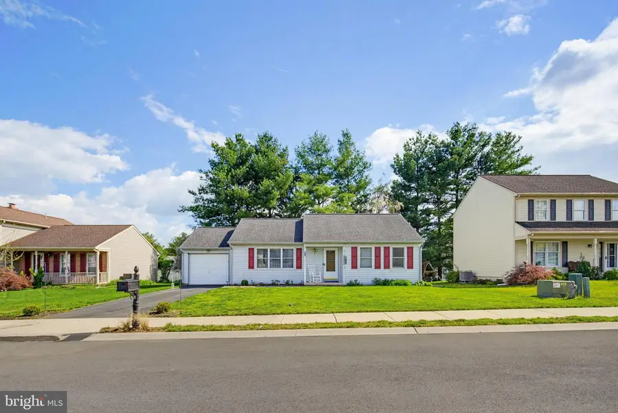 212 Sycamore Ln, New Holland, PA 17557 - #2