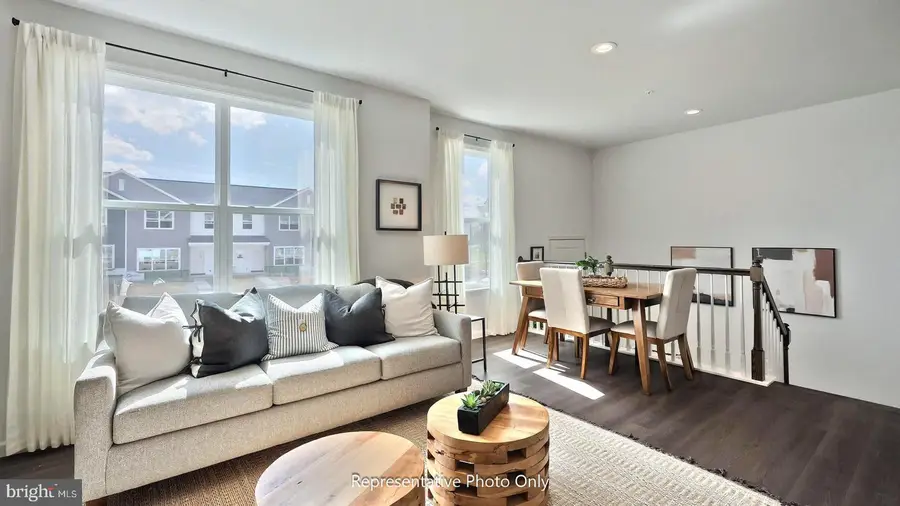 6 N Conifer Dr, Elizabethtown, PA 17022 - #3