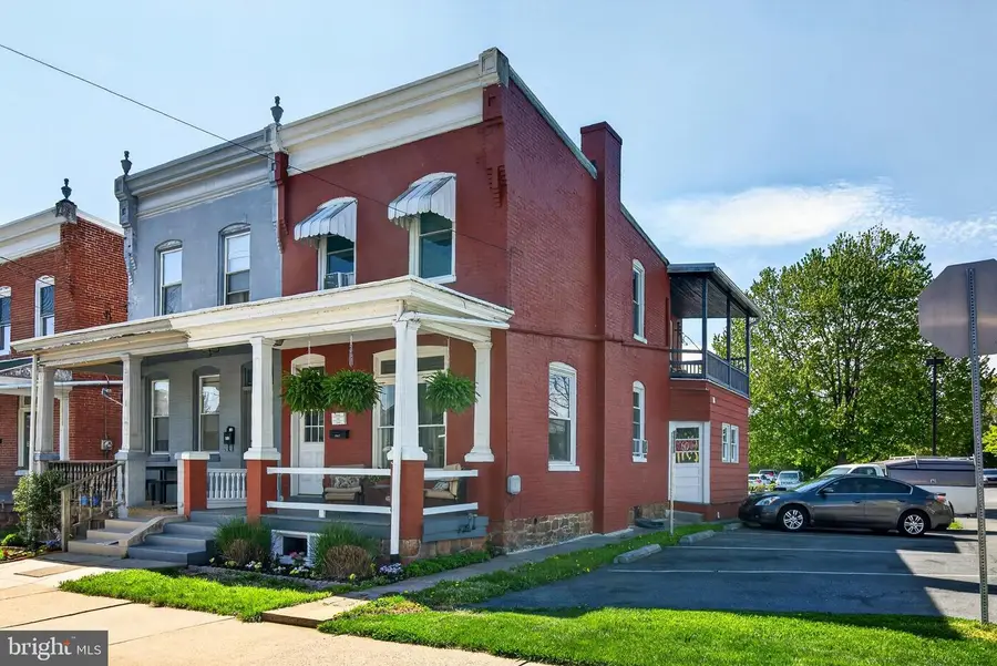 214 Duke St, Ephrata, PA 17522 - #2