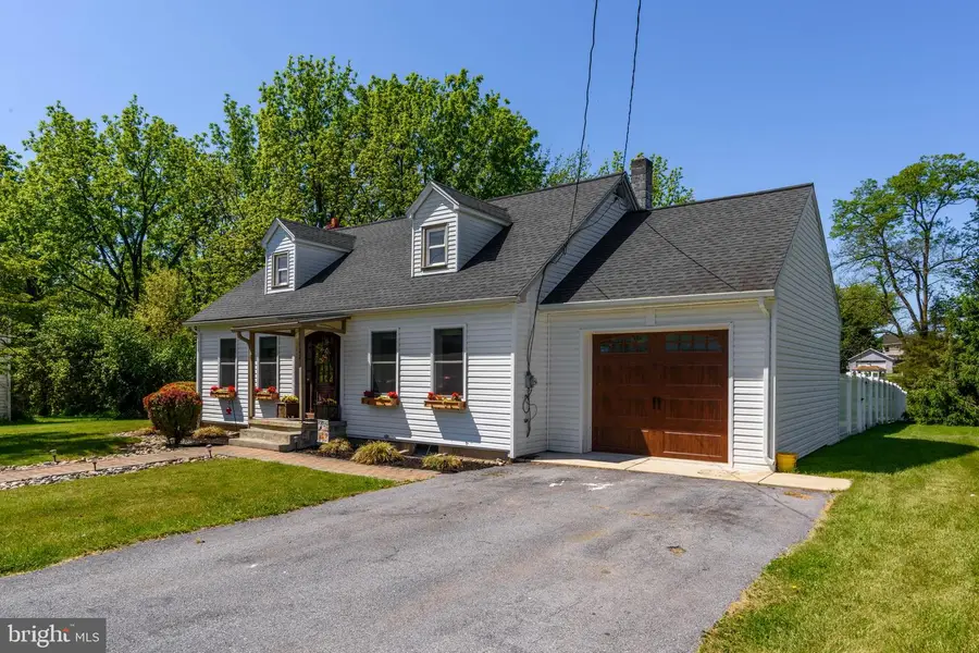 122 N 3rd St, Bainbridge, PA 17502 - #3