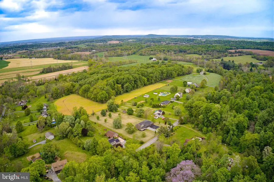112 Saw Mill Rd, Elizabethtown, PA 17022 - #2