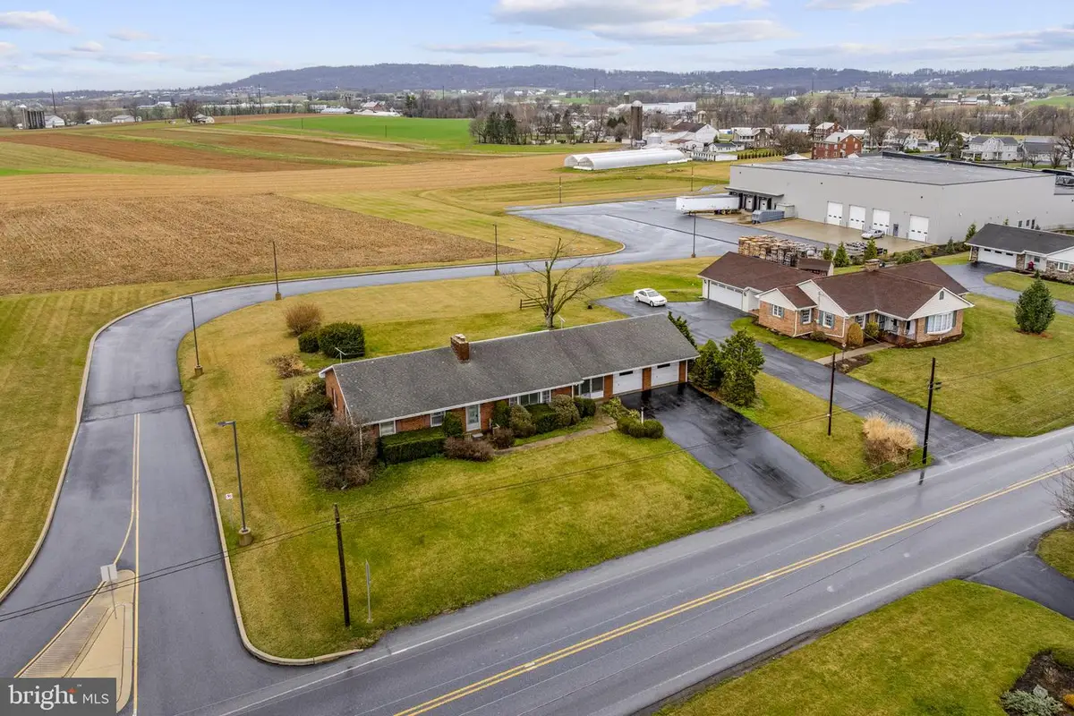 632 E Farmersville Rd, New Holland, PA 17557 - #1