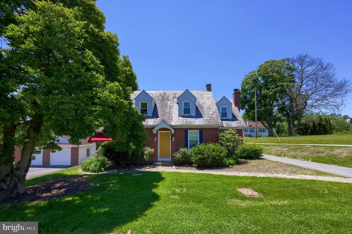 2162 Millersville Rd, Lancaster, PA 17603 - #1