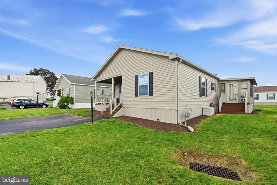 47 Makenna Ave, New Holland, PA 17557 - #2