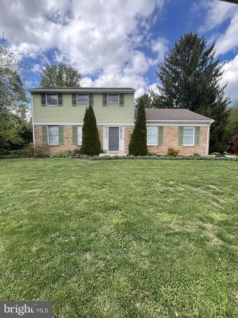 213 Tobacco Rd, Ephrata, PA 17522 - #1