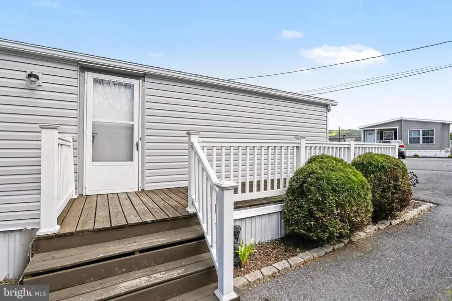326 Don Dr, New Holland, PA 17557 - #3