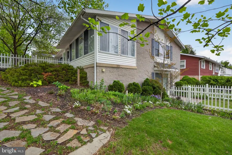 605 Groff Ave, Elizabethtown, PA 17022 - #2