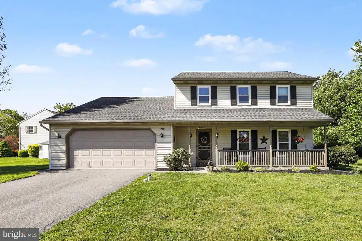 228 Cliff Ln, Elizabethtown, PA 17022 - #1