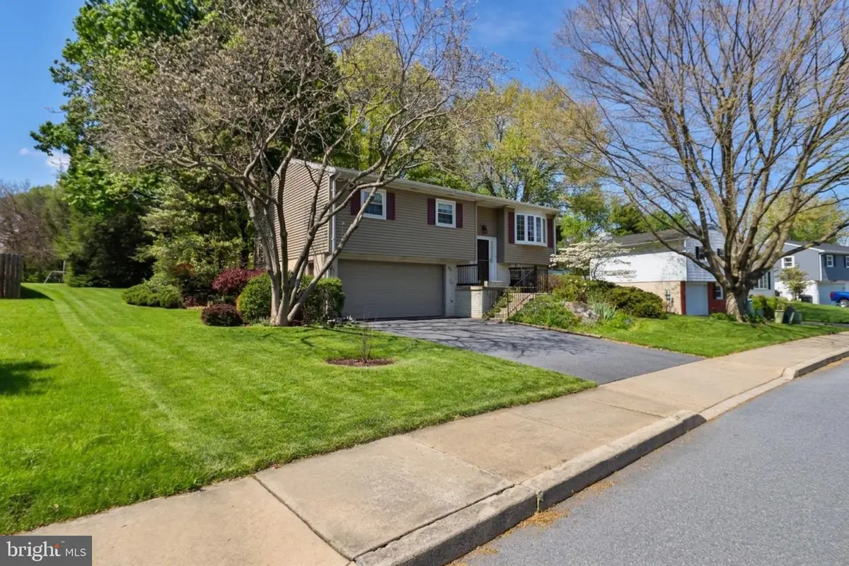 34 S Oak St, Lititz, PA 17543 - #1