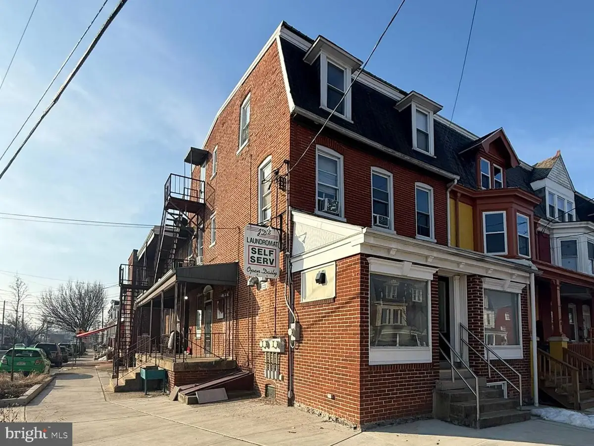 352 E New St, Lancaster, PA 17602 - #1