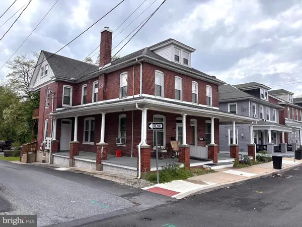 36-38 N Poplar St, ELIZABETHTOWN, PA 17022