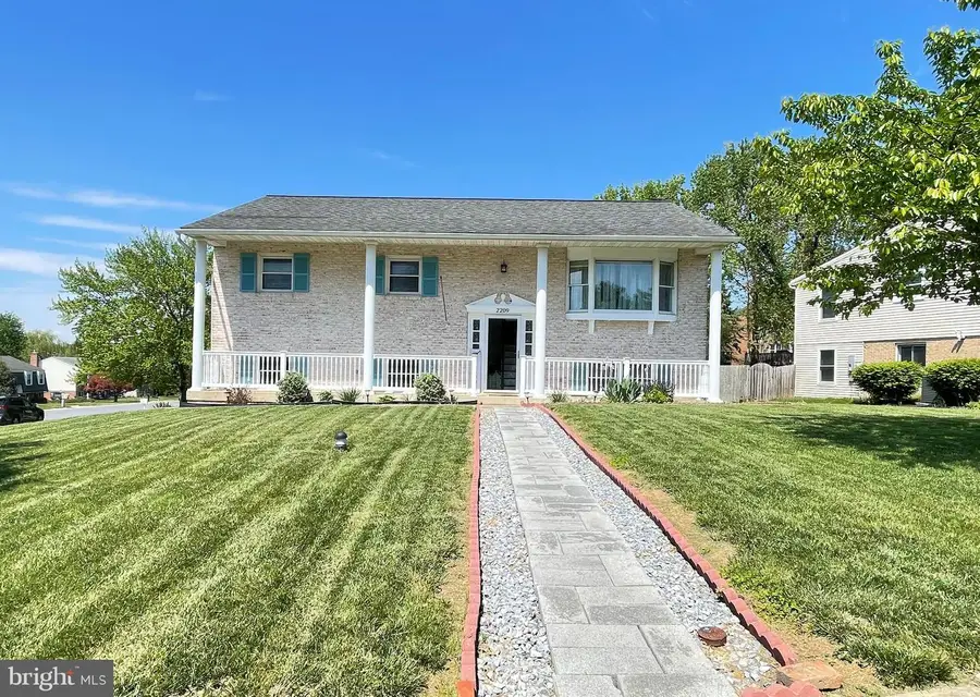 2209 Bob White Ln, Lancaster, PA 17601 - #2