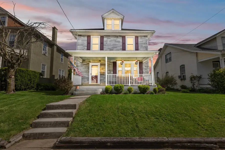 250 E Jackson St, New Holland, PA 17557 - #2