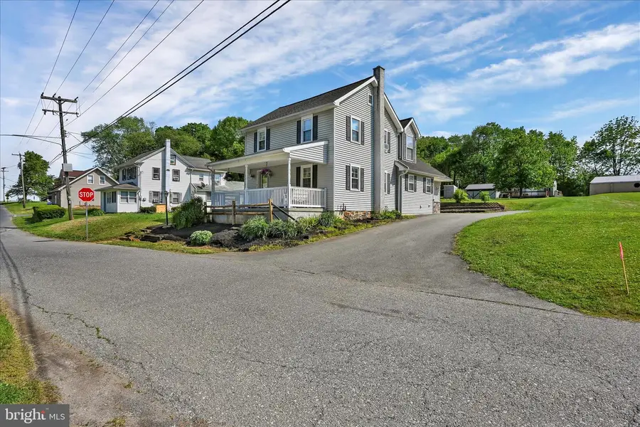 102 Shumaker Rd, Bainbridge, PA 17502 - #2