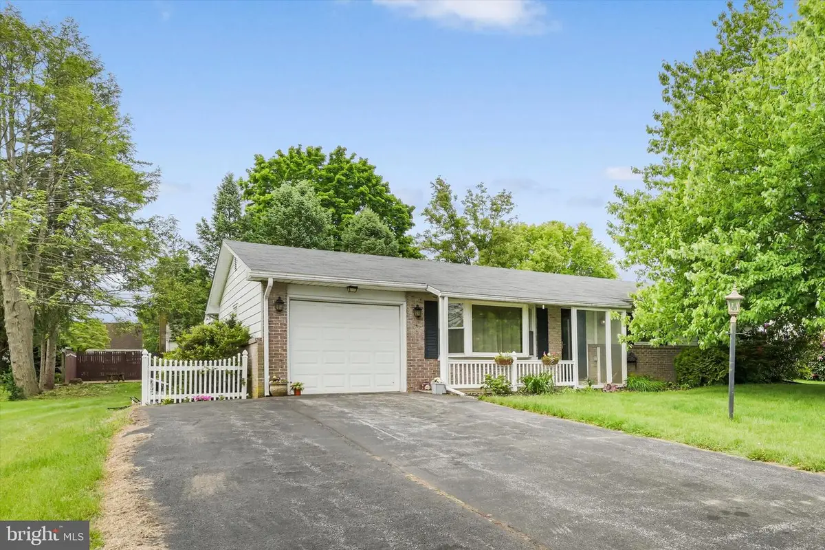 334 E Oregon Rd, Lititz, PA 17543 - #1