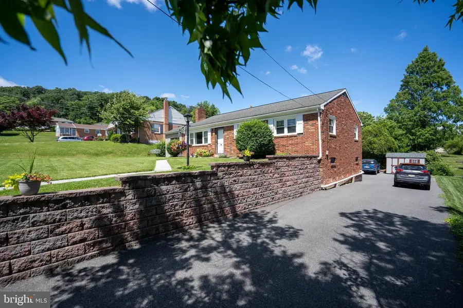 375 Kinderhook Rd, Columbia, PA 17512 - #3
