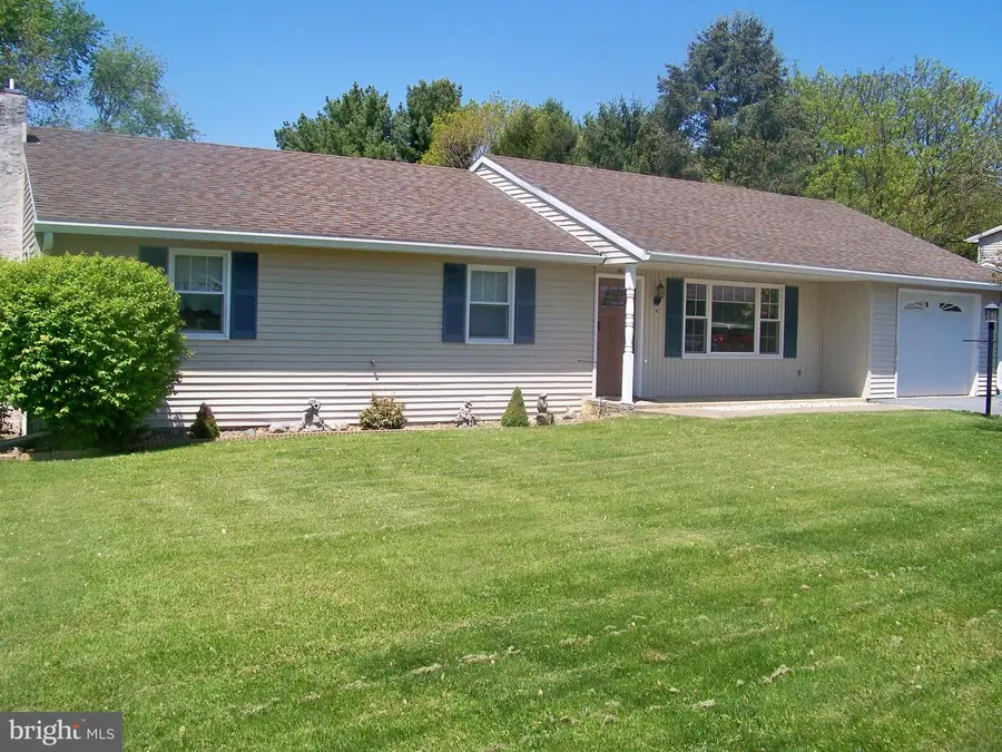 32 Green Acre Rd, Lititz, PA 17543 - #2