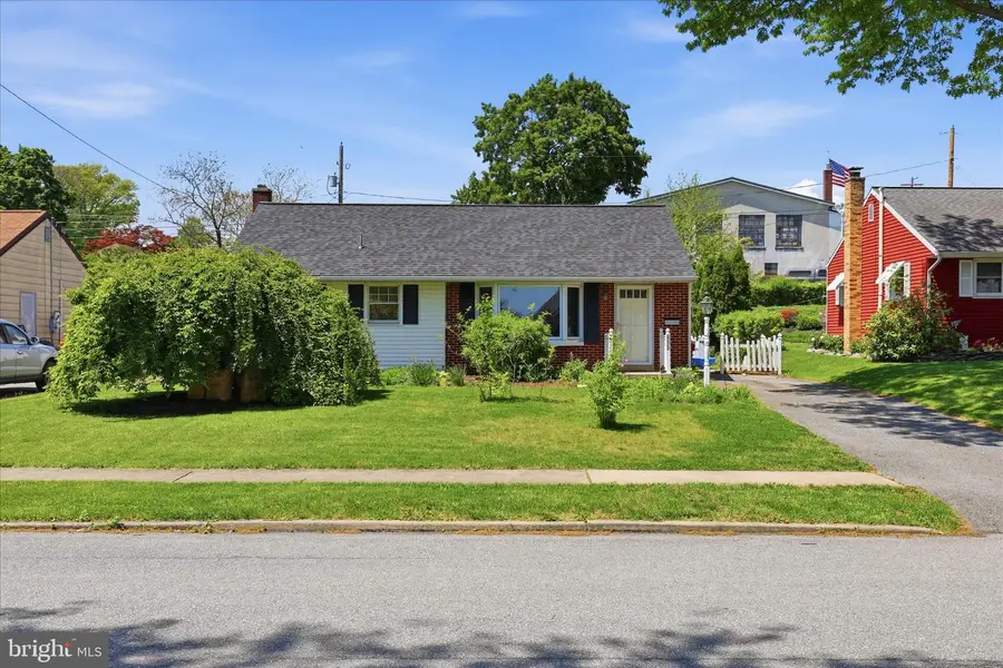 655 N Mount Joy St, Elizabethtown, PA 17022 - #2