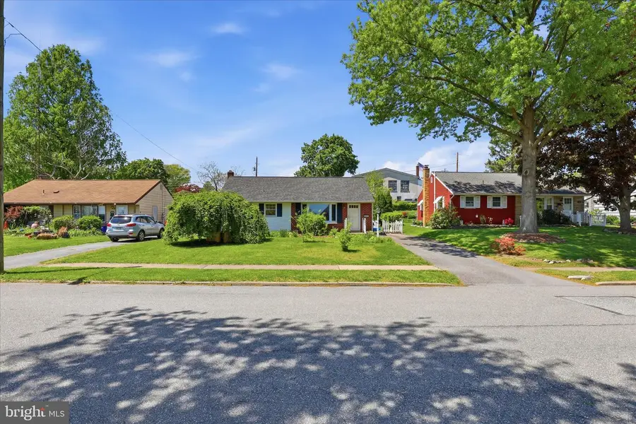 655 N Mount Joy St, Elizabethtown, PA 17022 - #3
