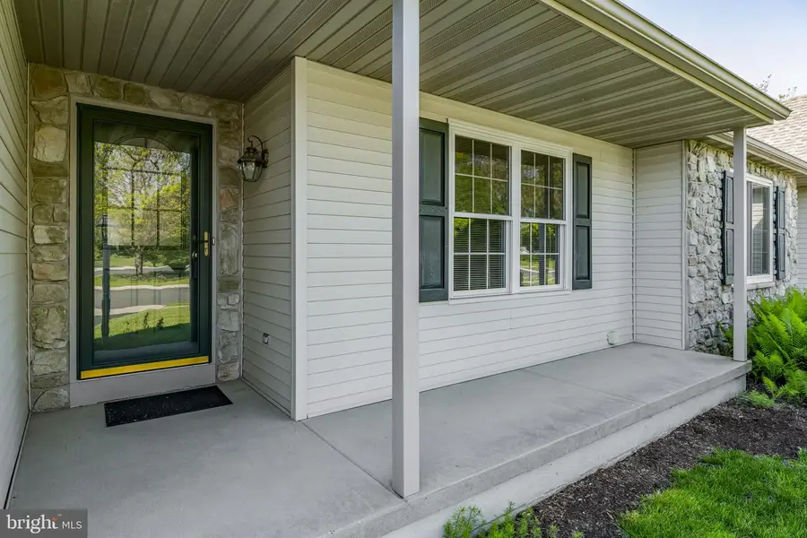 12 Pebble Creek Dr, Lititz, PA 17543 - #3