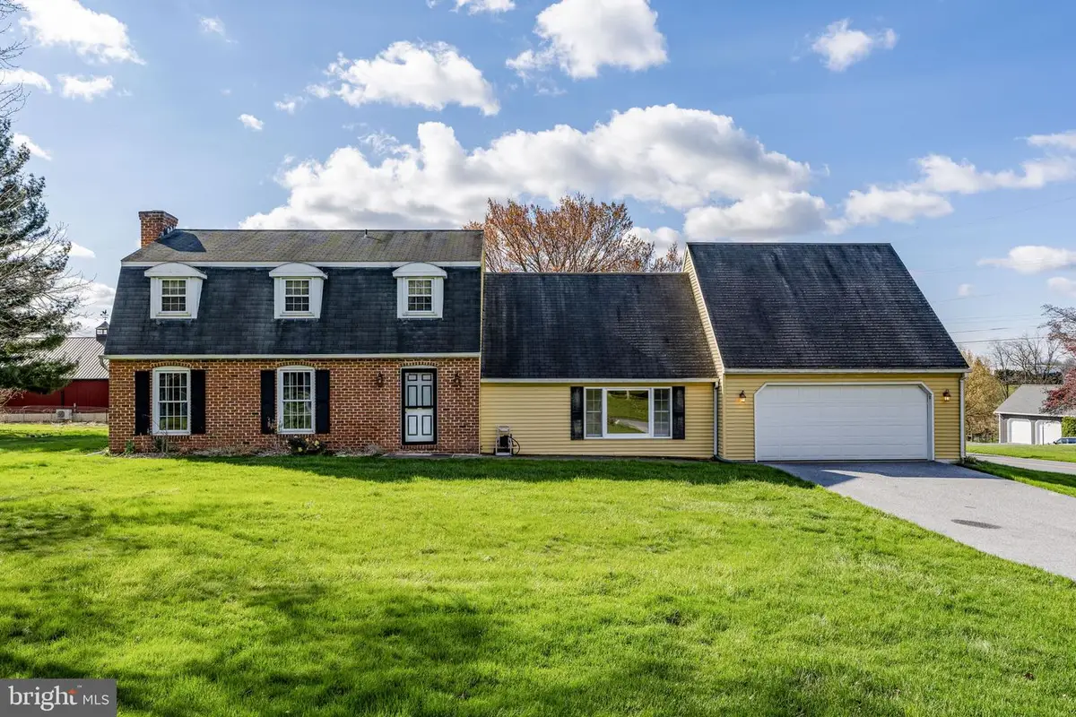 2 Arlin Cir, Lititz, PA 17543 - #1