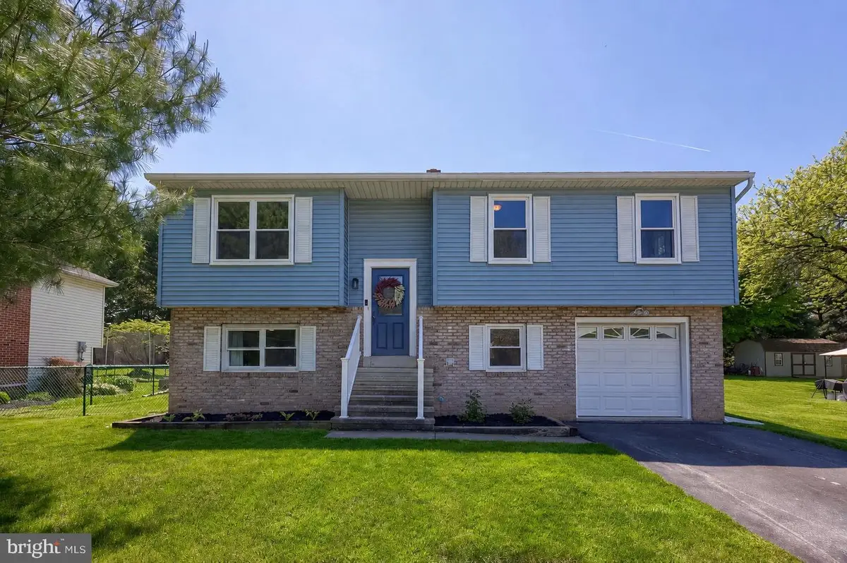 512 Wallingford Rd, Lancaster, PA 17601 - #1