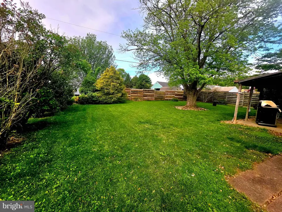 188 N Hazel St, Manheim, PA 17545 - #3