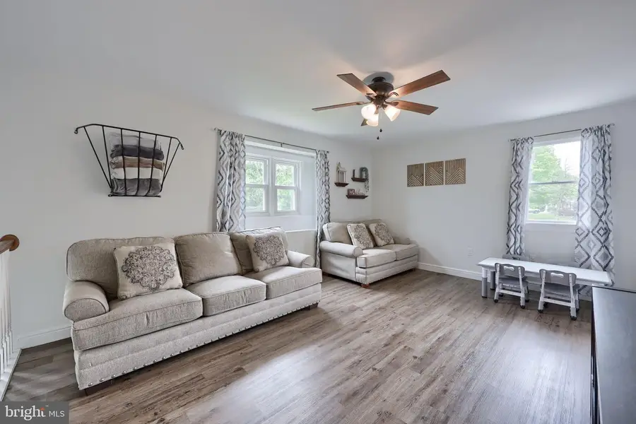 1074 Hearthstone Rd, Lancaster, PA 17603 - #3