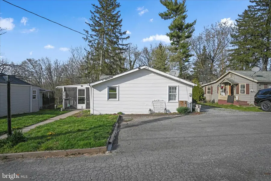3 Greenlawn Dr, Leola, PA 17540 - #3