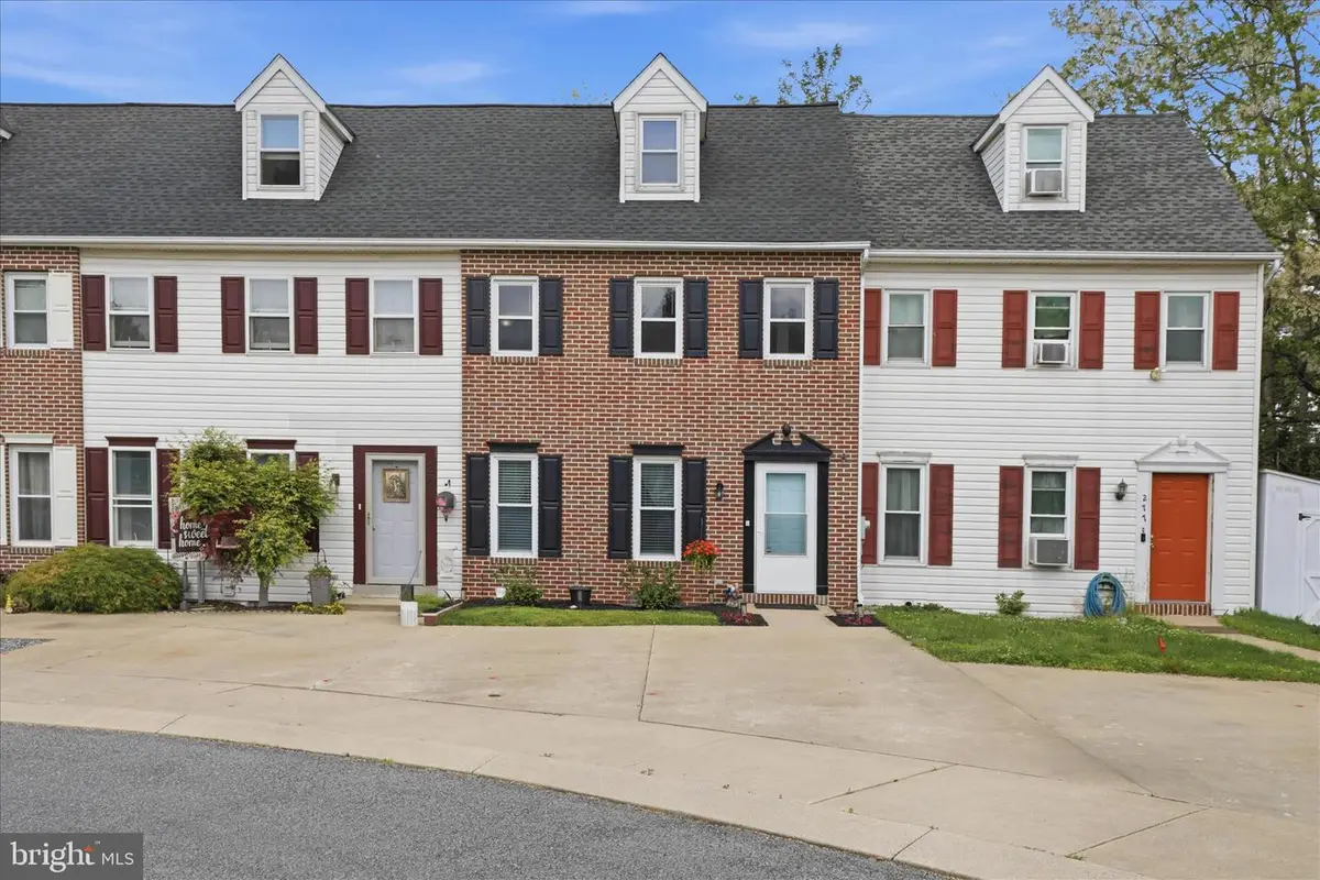 279 Heatherwood Dr, Ephrata, PA 17522 - #1